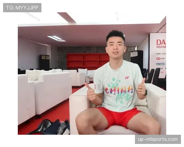 郑思维训练像机器人，出门像模特，随手一块表就把我房租比下去